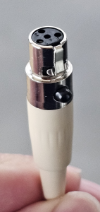 female 4-pin mini XLR plug 